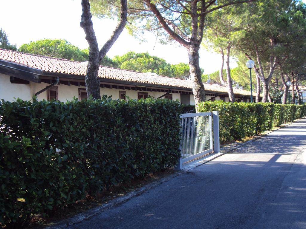 Villetta Corte Grande Villa อาปริลเลีย มาริตติมา ภายนอก รูปภาพ