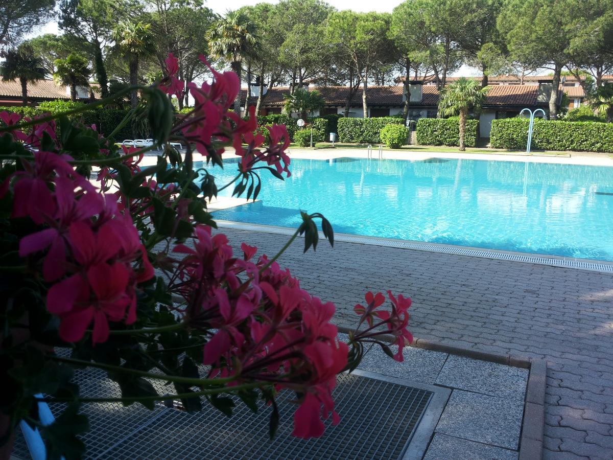 Villetta Corte Grande Villa อาปริลเลีย มาริตติมา ภายนอก รูปภาพ