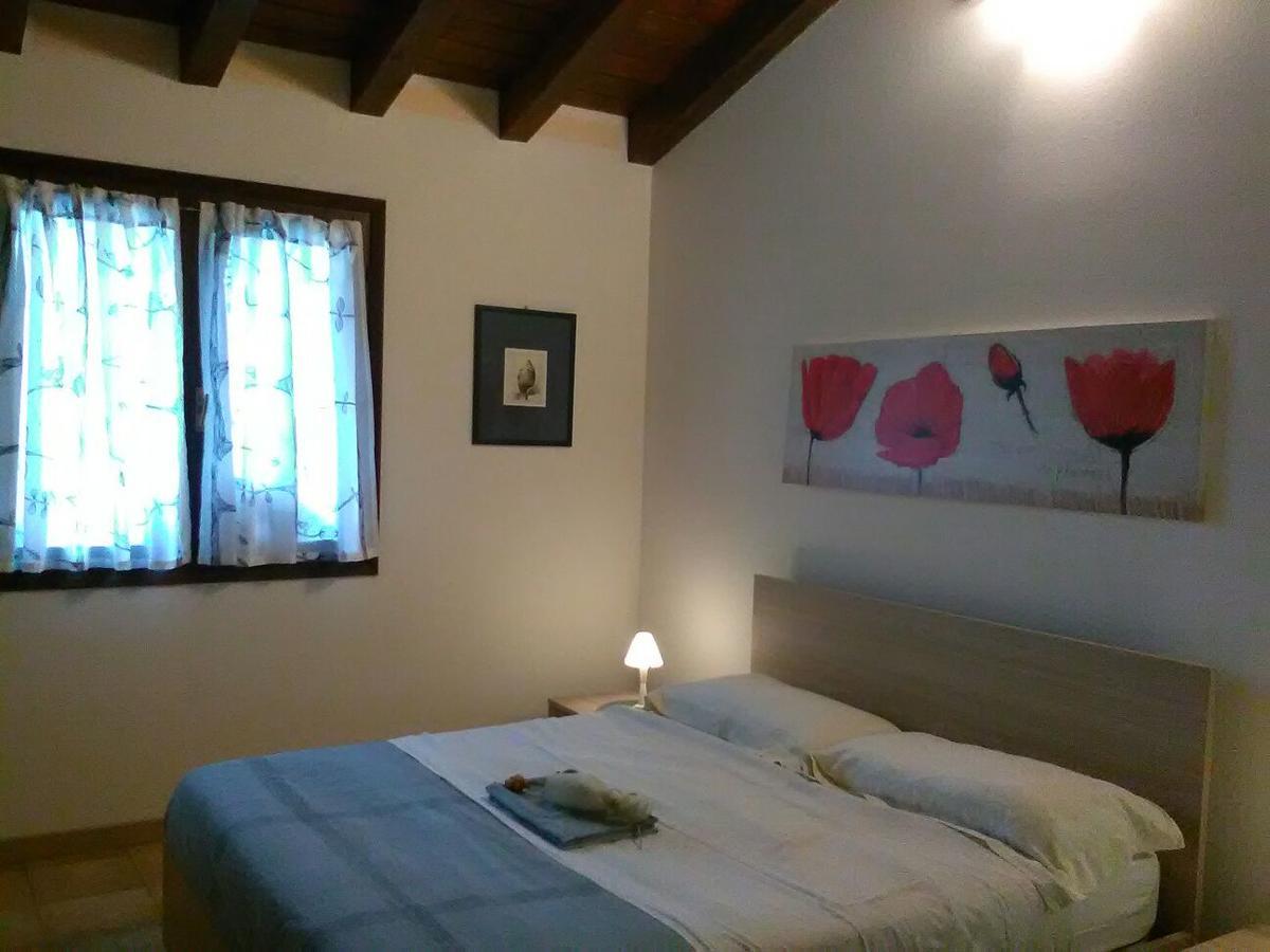 Villetta Corte Grande Villa อาปริลเลีย มาริตติมา ภายนอก รูปภาพ